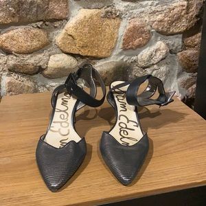 Size 8 Sam Edelman back and silver low heel.
